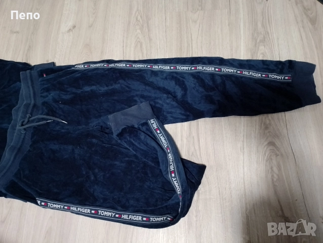 Екип Tommy Hilfiger , снимка 2 - Спортни екипи - 52795137
