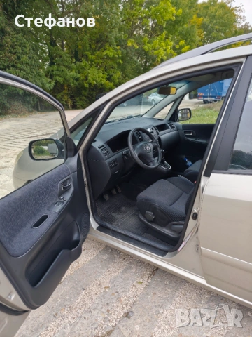 Toyota Corolla verso , снимка 11 - Автомобили и джипове - 53467735