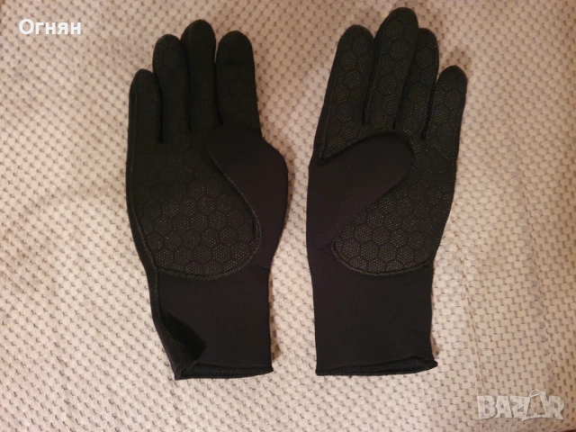 Продавам неопренови ръкавици за водни спортове, снимка 2 - Водни спортове - 53214891