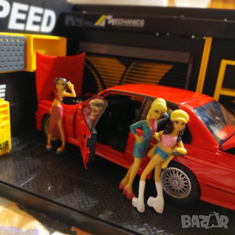 1/24 BMW e30 с 3 момичета 2 бутилки балантайс и сервиз , снимка 10 - Колекции - 51884182