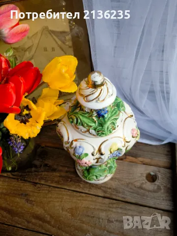 Ваза с капак, снимка 2 - Антикварни и старинни предмети - 49852480