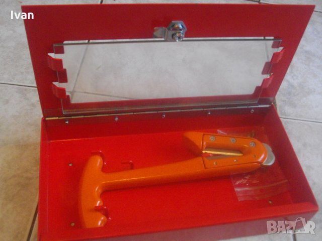 Масивно Аварийно Чукче За Прерязване Колани и Счупване Стъкла-В Кутия-Лукс, снимка 8 - Други инструменти - 33584950