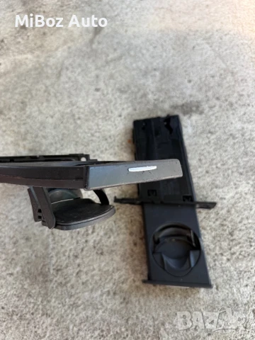 Поставка за чаша БМВ Е90 91 BMW, снимка 2 - Части - 50669818