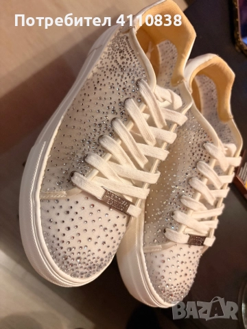 Обувки , снимка 2 - Дамски ежедневни обувки - 52552470