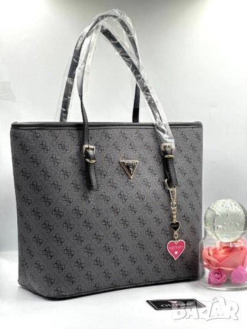 чанти guess 38х30см, снимка 14 - Чанти - 51442310