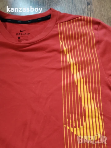 nike - страхотна мъжка тениска - страхотна мъжка тенискаМ, снимка 2 - Тениски - 51407864