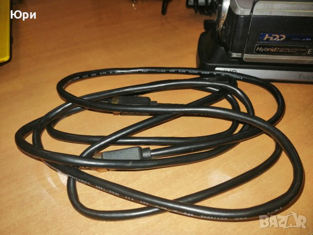 Продавам видео камера  JVC GZ-MG330 30 GB Hard Disk Drive, 35x оптичен зум, снимка 11 - Камери - 43717647