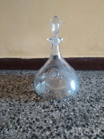 стъклена гарафа 