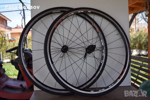 Шосейни 28 инчови Капли Shimano RS500