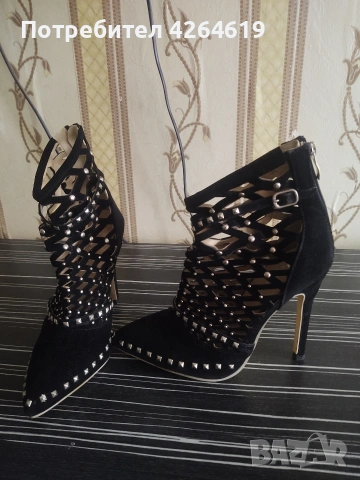 ПРОДАВАМ ЕЛЕГАНТНИ ЧЕРНИ С КАПСИ,ДАМСКИ ВИСОКИ ОТВОРЕНИ ОБУВКИ, снимка 3 - Дамски обувки на ток - 53573775