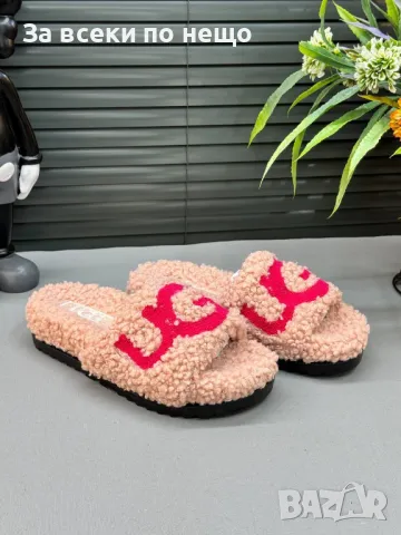 Дамски чехли UGG - Налични различни цветове Код D998, снимка 4 - Чехли - 47392552