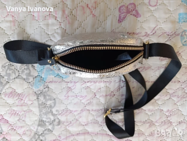 Atmosphere мини сребриста чанта, снимка 4 - Чанти - 50734758