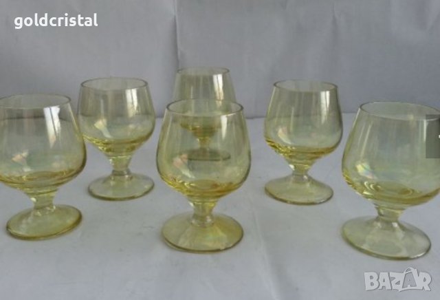 Стъклена гарафа и чашки  цветно стъкло, снимка 2 - Антикварни и старинни предмети - 27162855