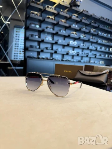 очила с черен обикновен калъф и ув защита gucci prada , снимка 4 - Слънчеви и диоптрични очила - 50998449