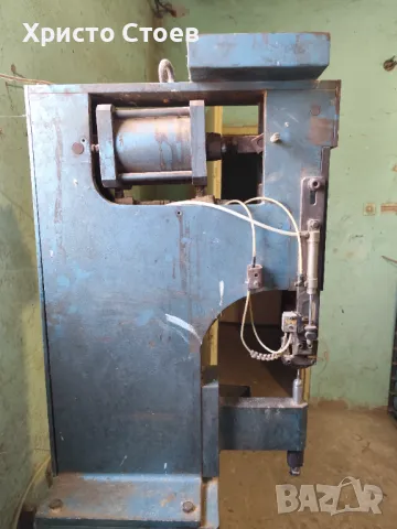 Хидравлична преса, снимка 3 - Хидравлични и пневматични чукове - 49127615