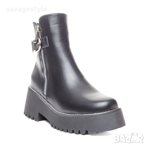 Дамски черни зимни боти с цип 