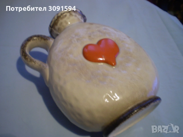 Винтидж декантер Goebel, керамична бутилка  , момче, целелува момичеуващо момиче, снимка 2 - Антикварни и старинни предмети - 53100353