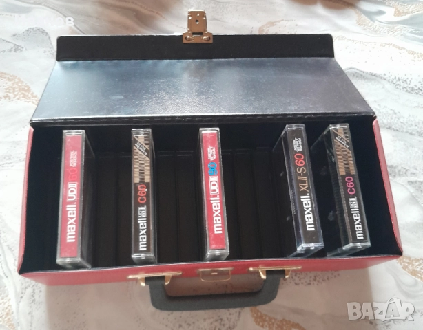 Стойки за аудио касети