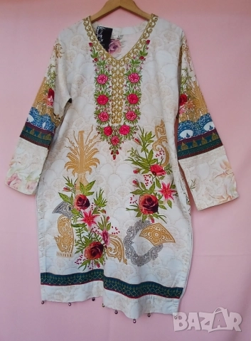 Ленена дамска рокля с остро деколте и бродерия, снимка 2 - Рокли - 51512374