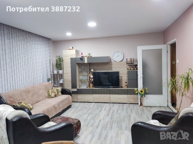 Продавам отличен четиристаен апартамент в сърцето на града