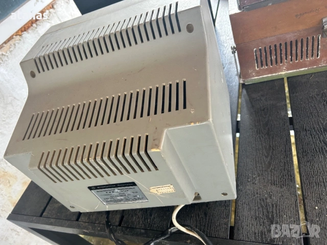 Монитор правец, снимка 3 - Монитори - 53526278