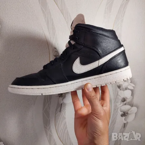 Nike Air Jordan 1 Retro Mid 'Black White'  номер 44 ,5  оригинални маратонки  , снимка 11 - Маратонки - 50292063