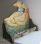 Закачалка, стар ДЪРВЕН пешкирник с  патки патка птица рисунка, снимка 1 - Други ценни предмети - 28946460