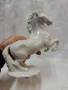 Порцеланова фигура на кон, снимка 4