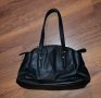 Черна дамска чанта GUESS, снимка 2