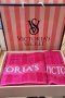 Victoria's Secret хавлиени кърпи , снимка 1 - Хавлиени кърпи - 43042560