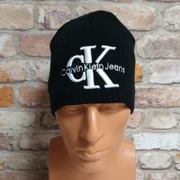 Нова зимна шапка на марката CK, Calvin Klein с бяло лого, снимка 2 - Шапки - 43280725