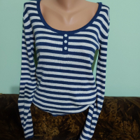 Пуловер номер L , снимка 1 - Блузи с дълъг ръкав и пуловери - 44908036