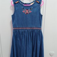 Детска рокля с красиви орнаменти, снимка 1 - Детски рокли и поли - 32674924