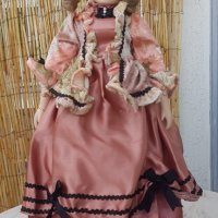 Порцеланова кукла със стойка , снимка 2 - Кукли - 43422215