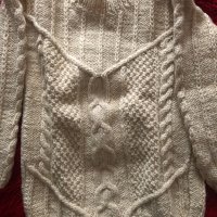Вълнен пуловер hand made, снимка 2 - Блузи с дълъг ръкав и пуловери - 35598790