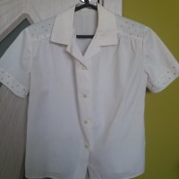 Дамска бяла риза къс ръкав с цветни точки, снимка 1 - Ризи - 37429944