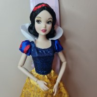 Оригинална кукла Снежанка и седемте джуджета - чупещи стави - Дисни Стор Disney Store, снимка 5 - Кукли - 39147634