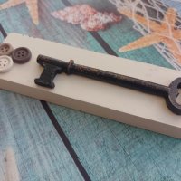 дървен сувенир с ключ от Португалия, снимка 1 - Декорация за дома - 40525176