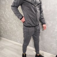 Спортен екип Nike Tech Fleece, снимка 4 - Спортни дрехи, екипи - 43472369