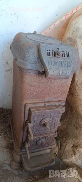 Старинна печка за отопление на твърдо гориво , снимка 1