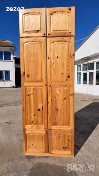 Гардероб висок масив, снимка 1