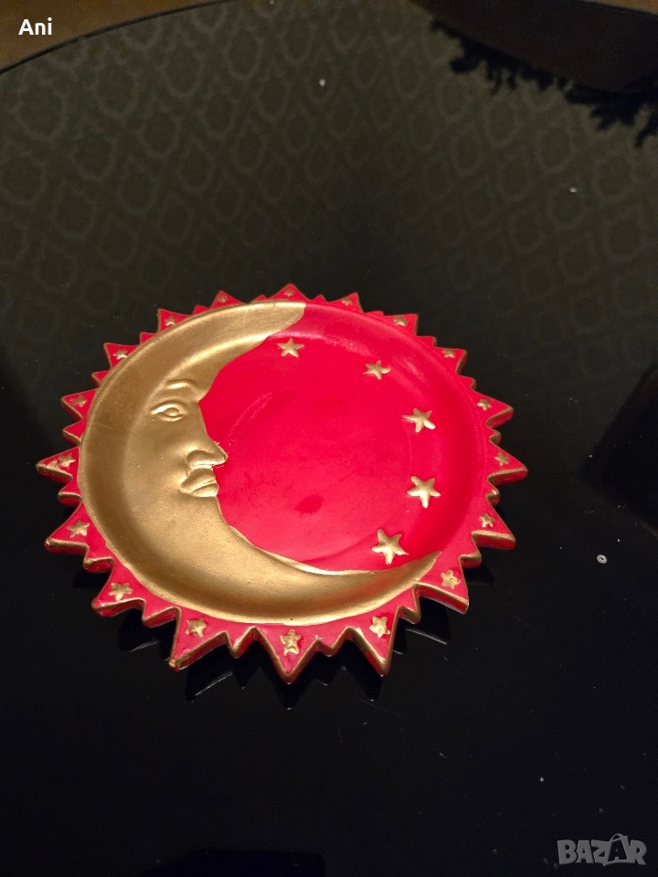 Празнична червена чиния, снимка 1