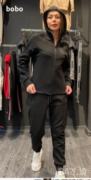 нови дамски екипи nike tech fleece , снимка 1
