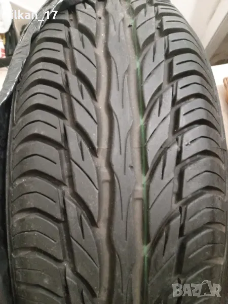 Гуми летни За дъжд 2 броя 195/60/15 Uniroyal Внос Германия В отлично състояние Като НОВИ!, снимка 1