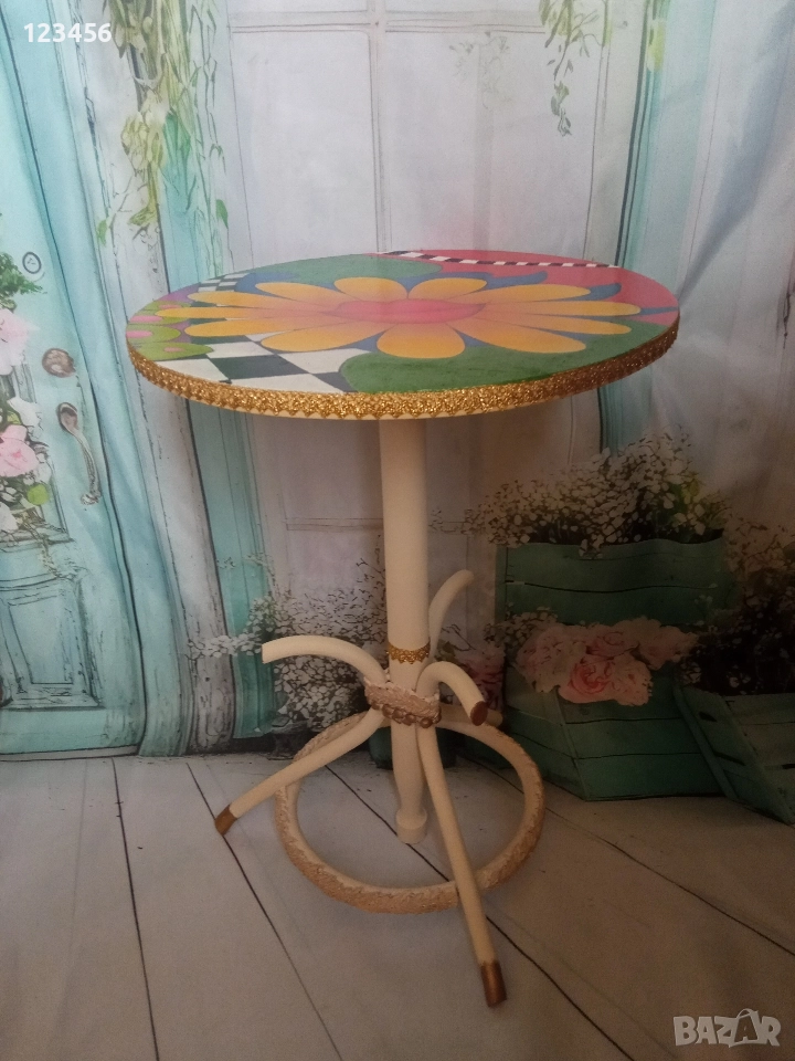 Артистична масичка , снимка 1