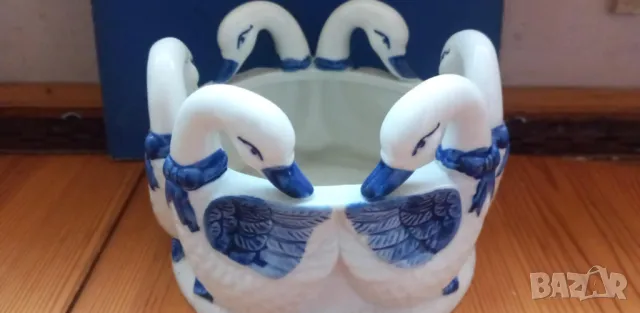 Керамична кашпа с лебеди, снимка 7 - Декорация за дома - 49105820
