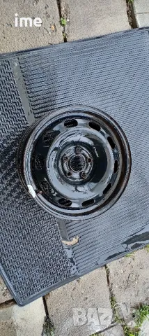 1бр. железна джанта 6J15 ET38. 5x100мм. Свалена от VW Golf. Става и на Seat, Audi, Scoda и др., снимка 2 - Гуми и джанти - 49910331