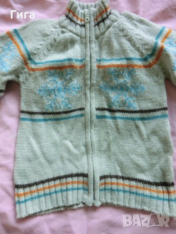 Жилетка със снежинки 50%вълна, снимка 2 - Детски пуловери и жилетки - 32915507