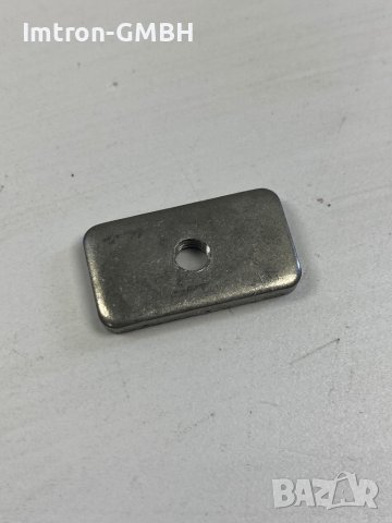 Правоъгълна метална планка  с резба BN 22062  Стомана ф 3 мм  22х12х3 мм, снимка 1 - Други - 43983281