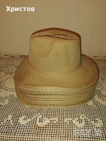 Продавам  нови шапки/ капели/